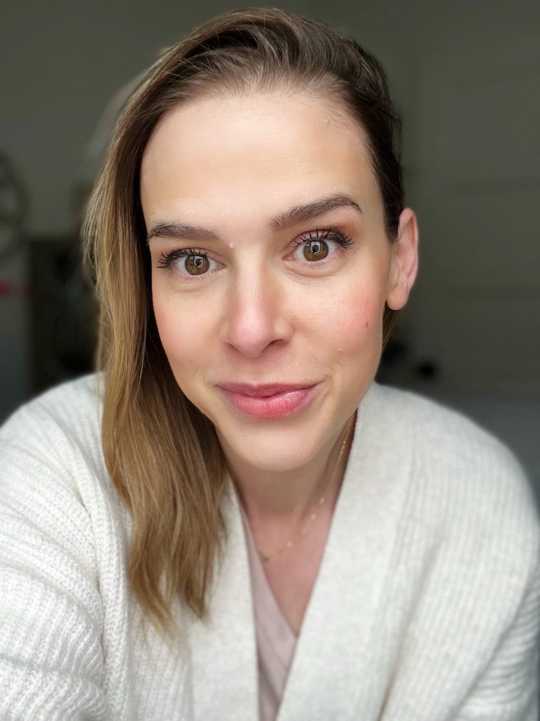 woman wearing Ilia Beauty makeup products