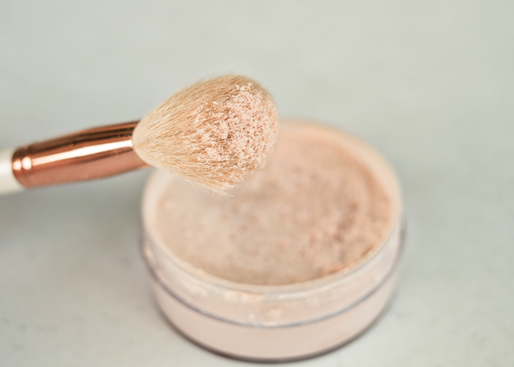talc free setting powder with makeup brush